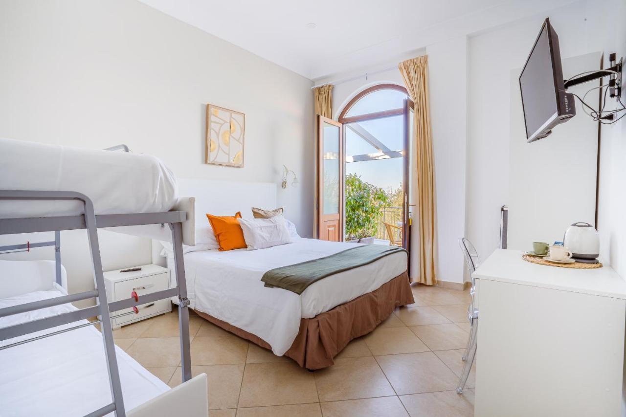 Hotel Terrazza Iride Massa Lubrense Esterno foto